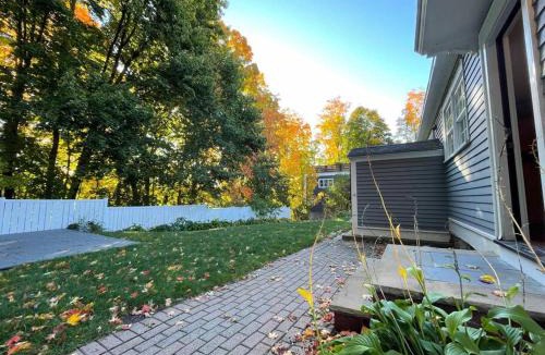 Andover Apartment | Phillips Academy Andover Two-Bedroom Apartment and Free Parking