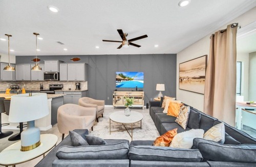 Davenport Villa | Picture Renting Your Own Luxury Villa on the Exclusive Windsor Island Resort