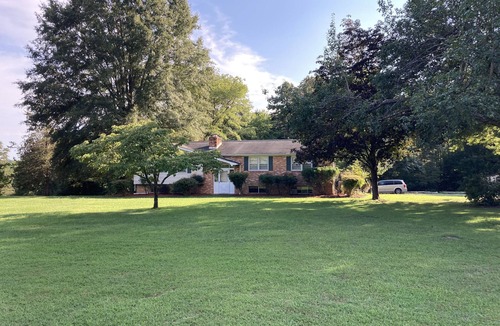 Zion Crossroads Apartment | Pine Grove Apartment: Visit Monticello, wineries, UVA