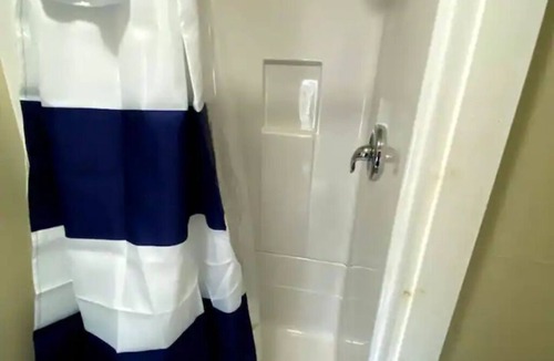 Lincolnville Cottage | Pine Grove Cottages : Cottage 6 - Studio Cottage - Pet Friendly