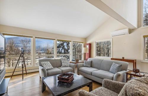 Stowe Hollow House | Pinnacle Lookout