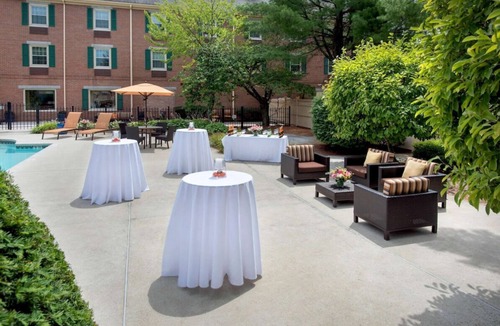 Woburn House | Pleasant Stay! 3 Convenient Units, Parking, Pets Allowed, Near Zoo New England!