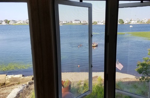 Newbury Cottage | Plum Island Basin Waterfront w/Private Safe Beach Perfect for Family
