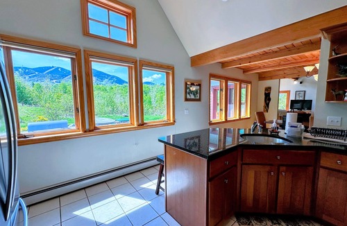 Franconia House | PO Private home across from Cannon! Stunning patio w/fire pit, gorgeous fireplace!