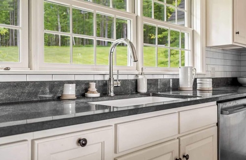 West Hartford House | Pond, Pool, Mountain Views - Au Bout du Chemin