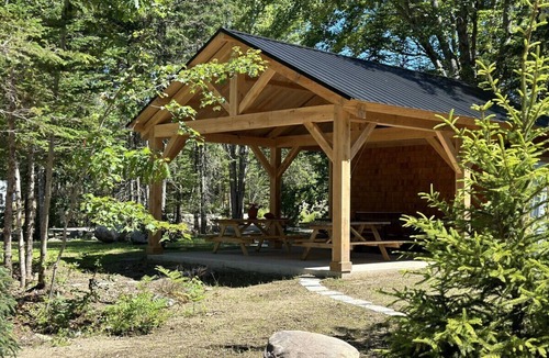 Town Hill Cottage | Popplestone Point-Nestled in woods next to Acadia!