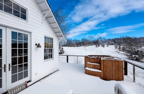 Pine Plains House | Post & Beam Stunningly Designed Luxury Home w/Pool & Hot Tub