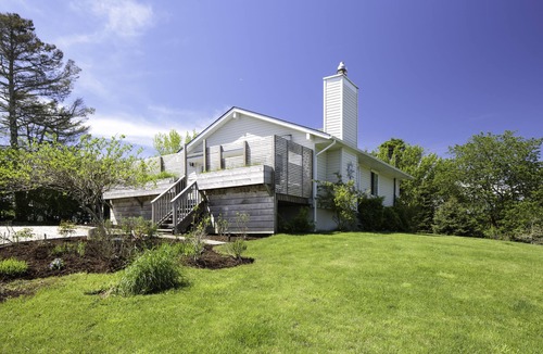Montauk House | PRICE REDUCED Family Friendly, 3Bd Centrally Located Home with Fenced in Yard