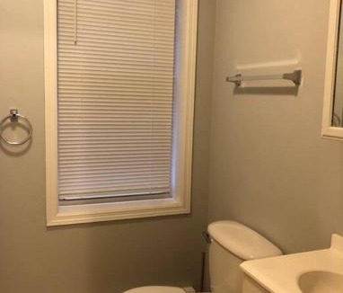 Linden Apartment | Private 2-bedroom with free parking and direct bus to NYC Manhattan only 2 blocks away