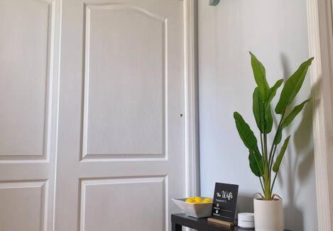 Coram Apartment | Private Apt King Suite, L.I, NY-Hamptons to NYC