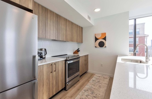 Medical Center Area Apartment | Private Apt with Kitchen & Gym