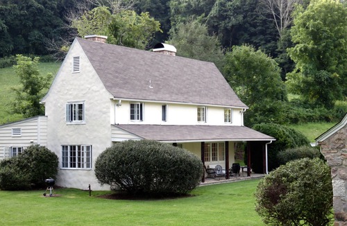 Valley Springs House | Private Carriage House Compound - Walking Distance to Downtown Hot Springs