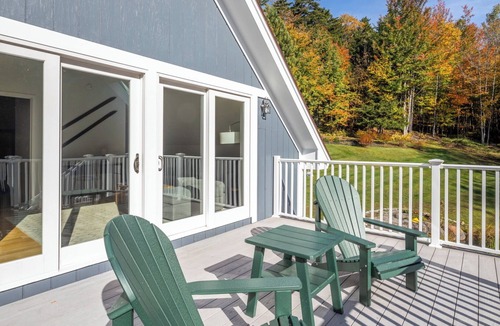 Morrisville Cottage | Private deck with pond view!