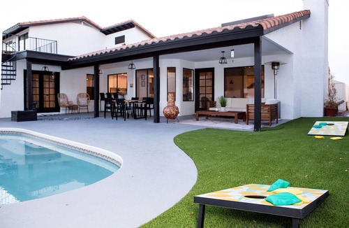 North Mountain Villa | Private Family Oasis+Heated Pool+Golf+Hike+Dink Pickleball Court