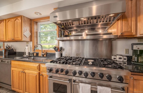 Liberty House | Private Getaway with Heated Indoor Pool!