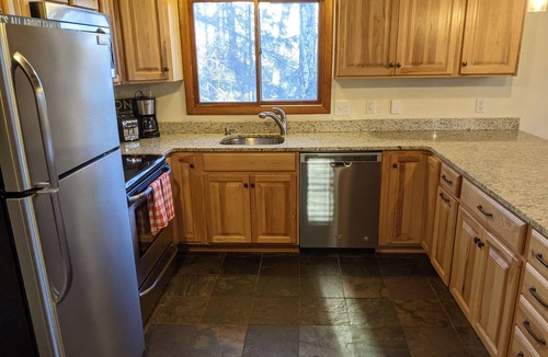 Ludlow House | Private Home Walk to Okemo Lifts! Hot Tub/Fire Pit