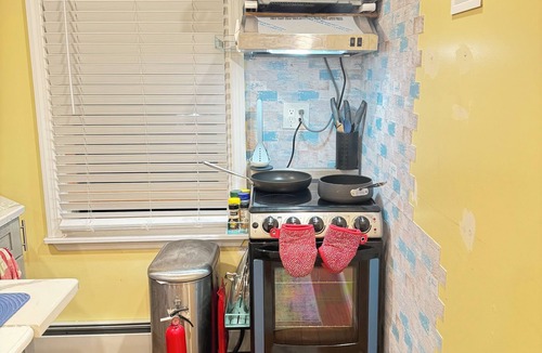 Bay Shore Apartment | Private Queen BedRm, Events, PetPally, LTR, MTR, STR