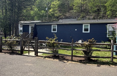 Point Pleasant House | Private Riverfront Retreat-river access, walking/biking path, fire pit