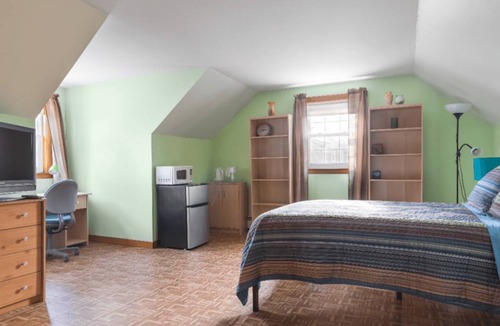 Burlington Resort | Private room ∙ 1 guest