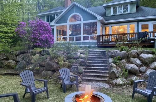 Bartlett House | Private, Spacious, Sunny Retreat on the Ridge
