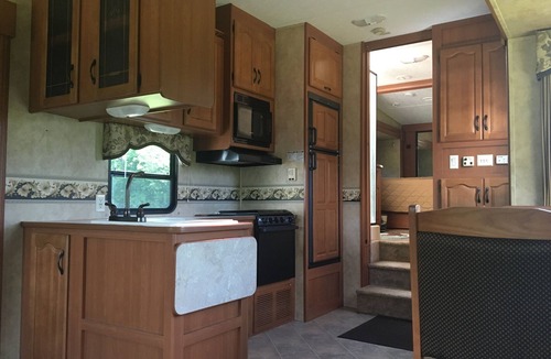 Woodsville House | Private White Mountain RV Camping with BIG VIEWS & high speed fiberoptic WIFI!