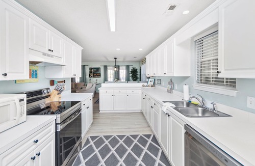 Surfside Beach House | Prvt Home 3 Bedrooms/3 Baths, Sleeps 10, Surfside Bch, SC Just Steps To The Beac