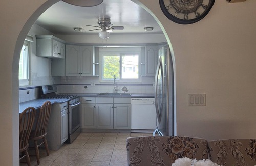 Northeast Yonkers House | PureHeart House, Spacious, Peaceful 3bdr House in Yonkers