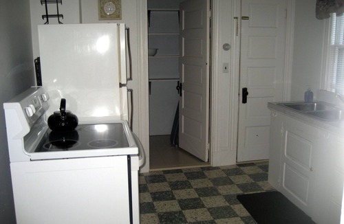 Camden House | Quaint Bungalow Minutes From Downtown, Harbor, Shops