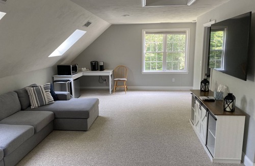 Sagamore Beach Apartment | Quaint & Clean Cape Cod Loft