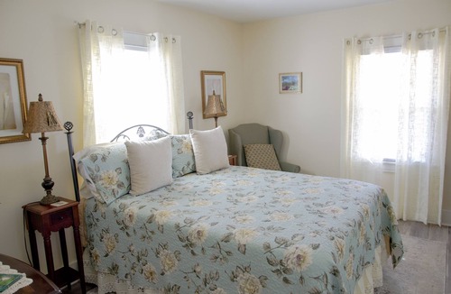 Bedford Other | Quaint Cottage with Majestic Mountain Views - Close to Parkway & Lynchburg