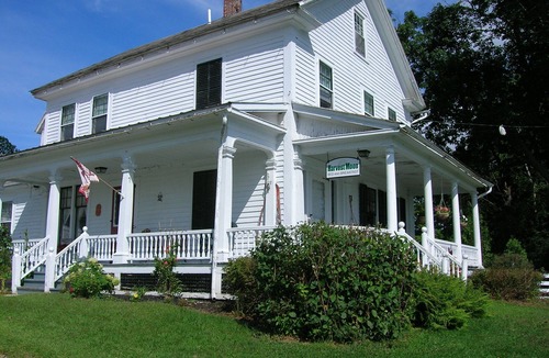 Rutland Other | Quaint farmhouse with Killington views in Rutland