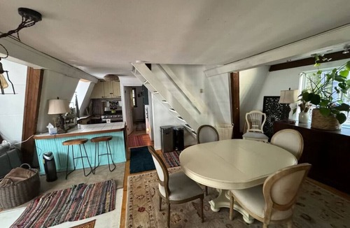 Quechee House | Quaint Quechee A-Frame
