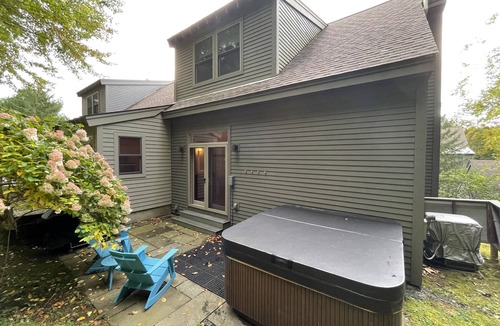 West Hartford House | Quechee - Four Season Resort Townhome
