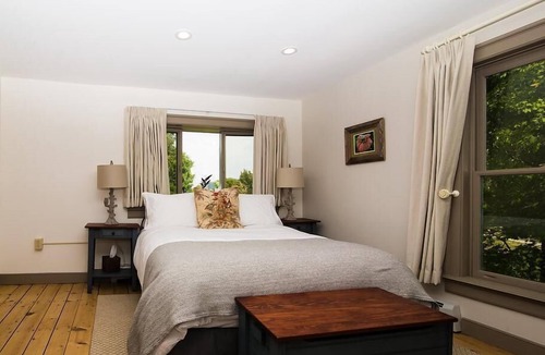 Keene Bed & Breakfast | Queen Room with Mtn Views