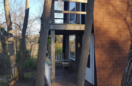Athens Cabin | Quiet 2 bedroom A-frame cabin located 5 miles from East State Street.