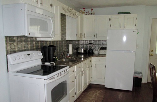 South Deerfield Apartment | Quiet Neighborhood, For Bird Lovers