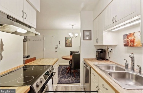 Annandale Condo | Quiet, Remodeled 1BR/1BA Condo in Annandale, VA w/pool near DC