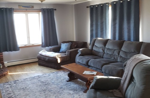 North Vassalboro House | Quiet setting 1 minute drive to China lake boat launch and ATV trail