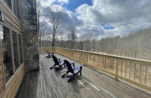 Dorset Cabin | Quintessential Cabin in the Woods near Town