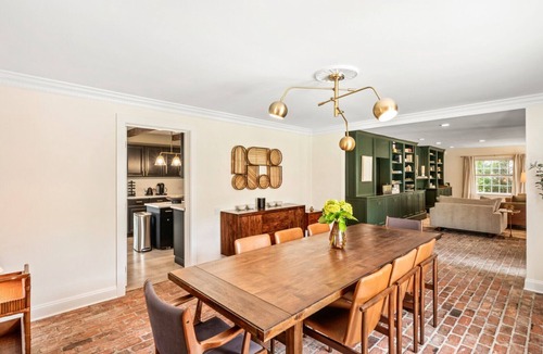 Southampton House | Quintessential Hamptons home with 6 bedrooms (all ensuite bathrooms), open.
