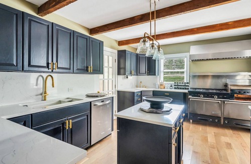 Southampton House | Quintessential Hamptons home with 6 bedrooms (all ensuite bathrooms), open.