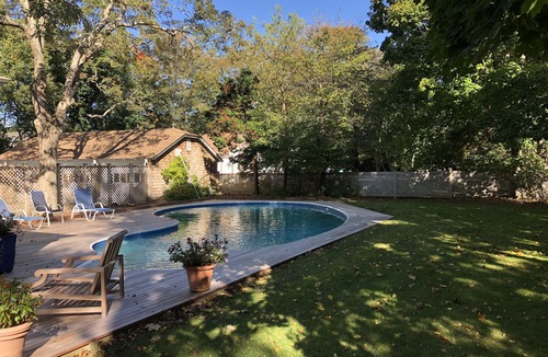 Quogue House | Quogue in village South of HWY Lovely Fully Equipped 3BR House with Pool