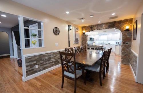 Greenville House | R&C Getaway