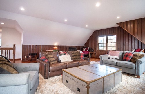 Greensboro House | Ranch living with breathtaking mountain views