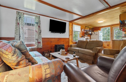 Rangeley House | Rangeley Manor 2 | Great Cabin with Shared Access to Rangeley Lake.