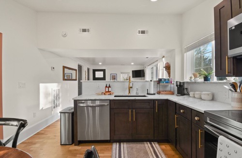 Lovettsville Cottage | Raspberry Retreat Cottage
