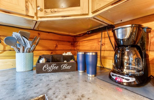 Nelsonville Cabin | Redbud - Cozy Cabin with Relaxing Hot Tub!