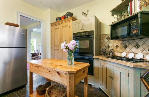 Claremont Villa | Relax And Reconnect With Expansive Views Of The Historic James River