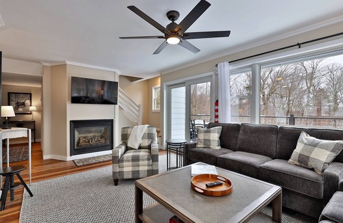 Central Vermont- Killington House | Relax at Bear Run: A spacious 5-bedroom retreat in Killington, VT, perfect for up to 12 guests