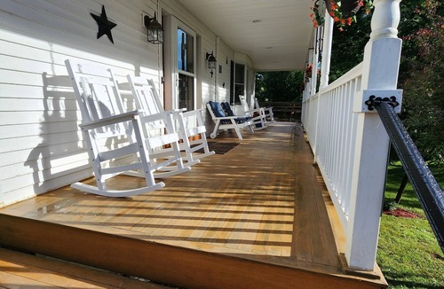 Crystal Beach House | Relax by "The Water's Edge" & enjoy amazing views and year round fun! 3BR/2.5BA